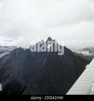 Kurzflug von Chile nach Ushuaia in Argentinien, 1960er Jahre. Kurzer Flug von Chile nach Ushuaia in Argentinien, 1960. Stockfoto