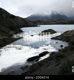 Landschaft im Torres del Paine Nationalpark im Süden von Chile, 1960er Jahre. Malerische Landschaft bei den Torres del Paine National Park im Süden von Chile, 1960er Jahre. Stockfoto