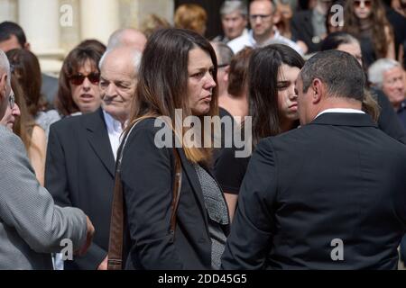 Familie (Mutter, Schwester, Vater) bei der Beerdigung von Maelys de Araujo, 9 Jahre altes Mädchen, das im August 2017 vom Serienmörder Nordahl Lelandais in La Tour Du Pin, Frankreich, am 2. Juni 2018 ermordet wurde. Foto von Julien Reynaud/APS-Medias/ABACAPRESS.COM Stockfoto