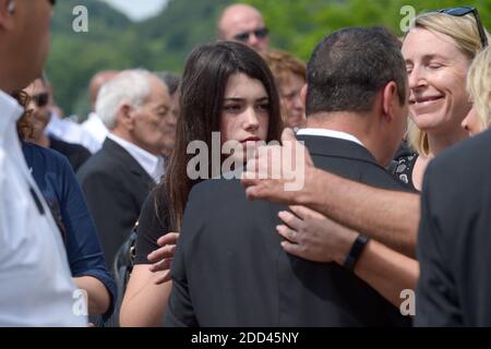 Familie (Schwester) bei der Trauerfeier von Maelys de Araujo, 9 Jahre altes Mädchen, das am 2. Juni 2018 von dem Serienmörder Nordahl Lelandais im August 2017 in La Tour Du Pin, Frankreich, ermordet wurde. Foto von Julien Reynaud/APS-Medias/ABACAPRESS.COM Stockfoto