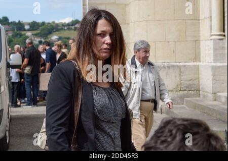 Mutter bei der Trauerfeier von Maelys de Araujo, 9 Jahre altes Mädchen, das im August 2017 vom Serienmörder Nordahl Lelandais in La Tour Du Pin, Frankreich, am 2. Juni 2018 ermordet wurde. Foto von Julien Reynaud/APS-Medias/ABACAPRESS.COM Stockfoto