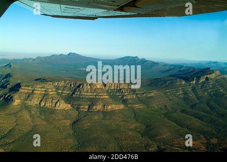 Australien, Luftaufnahme, Wilpena Pound in Flinders Range Stockfoto