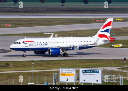 München, 21. Oktober 2020: British Airways Airbus A320neo am Flughafen München (MUC) in Deutschland. Airbus ist ein europäischer Flugzeughersteller Stockfoto