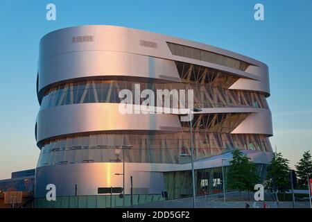 Geographie / Reisen, Deutschland, Baden-Württemberg, Stuttgart, Süddeutschland, Neckarbecken, Stuttgart, Mercedes Benz Museum, Panorama-Freiheit Stockfoto