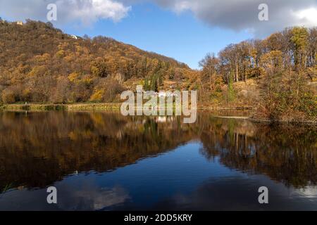 Herbst an der Lennemündung in die Ruhr, Hagen, Nordrhein-Westfalen, Deutschland Herbst an der Lenne-Mündung ins Ruhrgebiet, Hagen, Nordrhein Stockfoto