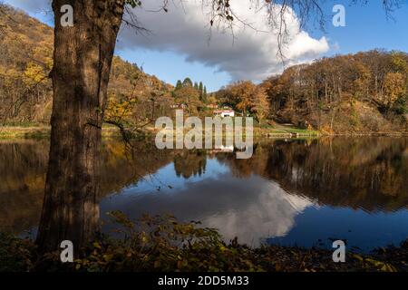 Herbst an der Lennemündung in die Ruhr, Hagen, Nordrhein-Westfalen, Deutschland Herbst an der Lenne-Mündung ins Ruhrgebiet, Hagen, Nordrhein Stockfoto
