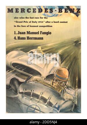 Jahrgang 1954 Mercedes-Benz Plakat zum Großen Preis von Italien, 1.Juan Manuel Fangio, 4.Hans Hermann, original Plakat gedruckt in Westdeutschland 1954 von Hans Liska (1907-1983) der große Preis von Italien 1954 war ein Formel-1-Rennen, das am 5. September 1954 in Monza stattfand. Es war Rennen 8 von 9 in der Weltmeisterschaft der Fahrer 1954. Das 80-Runden-Rennen gewann Mercedes-Pilot Juan Manuel Fangio, nachdem er von der Pole-Position aus gestartet war. Mike Hawthorn belegte den zweiten Platz im Ferrari-Team und seine Teamkollegen Umberto Maglioli und José Froilán González belegten den dritten Platz. Hans Herrman fuhr für Mercedes auf Platz 4 Stockfoto