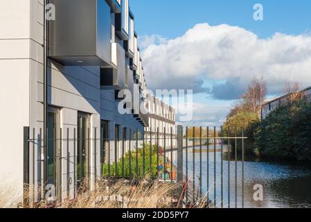 Port Loop in Ladywood, Birmingham, ist eine neue 43 Hektar große Inselgemeinschaft, die 1000 neue Häuser, Büroflächen und Freizeitzentrum umfassen wird Stockfoto