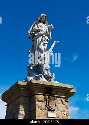 Statue de Notre-Dame des Naufragés von Cyprian Godebski 1904 in Pointe du Raz Plogoff Finistere Bretagne Nord-West-Frankreich. Stockfoto