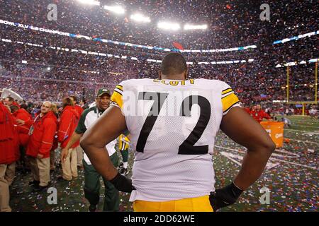 Green Bay Packers tackle Caleb Jones (72) blocks during an NFL preseason  football game against the San Francisco 49ers, Friday, Aug. 12, 2022, in  Santa Clara, Calif. (AP Photo/Scot Tucker Stock Photo - Alamy