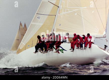 AJAXNETPHOTO. AUGUST 1991. SOLENT, ENGLAND. - ADMIRAL'S CUP 1991 - CORUM POKALRENNEN. TEAM YACHT; CHAMPOSA FOTO : JONATHAN EASTLAND / AJAX REF:ADC RX2 201211 17 Stockfoto