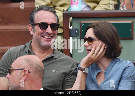 Der Schauspieler Jean Dujardin und seine Frau Nathalie Pechalat nehmen am 10. Juni 2018 in Paris, Frankreich, am Finale der French Open 2018 in Roland Garros Teil. Foto von Laurent Zabulon/ABACAPRESS.COM Stockfoto