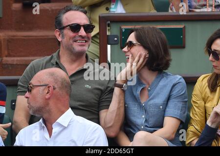 Der Schauspieler Jean Dujardin und seine Frau Nathalie Pechalat nehmen am 10. Juni 2018 in Paris, Frankreich, am Finale der French Open 2018 in Roland Garros Teil. Foto von Laurent Zabulon/ABACAPRESS.COM Stockfoto