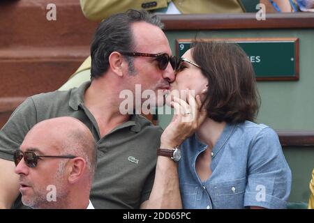 Der Schauspieler Jean Dujardin und seine Frau Nathalie Pechalat nehmen am 10. Juni 2018 in Paris, Frankreich, am Finale der French Open 2018 in Roland Garros Teil. Foto von Laurent Zabulon/ABACAPRESS.COM Stockfoto