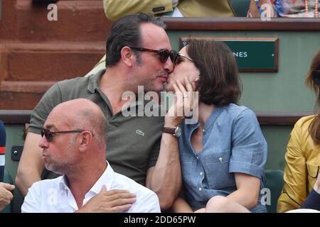 Der Schauspieler Jean Dujardin und seine Frau Nathalie Pechalat nehmen am 10. Juni 2018 in Paris, Frankreich, am Finale der French Open 2018 in Roland Garros Teil. Foto von Laurent Zabulon/ABACAPRESS.COM Stockfoto