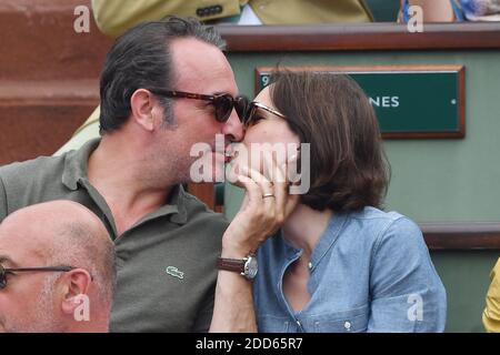 Der Schauspieler Jean Dujardin und seine Frau Nathalie Pechalat nehmen am 10. Juni 2018 in Paris, Frankreich, am Finale der French Open 2018 in Roland Garros Teil. Foto von Laurent Zabulon/ABACAPRESS.COM Stockfoto