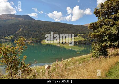 Herbststimmung auf dem Reschensee Stockfoto