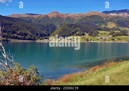 Herbststimmung auf dem Reschensee Stockfoto