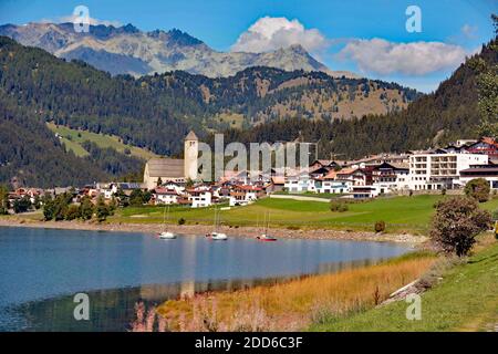 Herbststimmung auf dem Reschensee Stockfoto