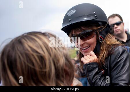 KEIN FILM, KEIN VIDEO, KEIN Fernsehen, KEIN DOKUMENTARFILM - ehemaliger Alaska-Gouverneur. Sarah Palin nimmt an der jährlichen Erinnerungsfahrt zum Rolling Thunder Memorial Day in Washington, D.C. Teil, Sonntag, 29. Mai 2011. Foto von Pete Marovich/MCT/ABACAPRESS.COM Stockfoto