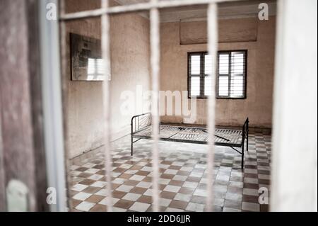 Folterraum im Tuol Sleng Genozid Museum (S-21 Gefängnis), Phnom Penh, Kambodscha, Südostasien Stockfoto