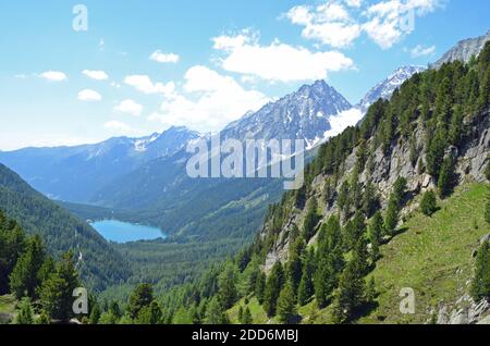 Sommertag am Staller Sattel an der Grenze dazwischen Österreich und Italien Stockfoto