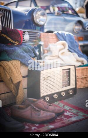 Ferguson Funkgerät beim Classic Car Boot Sale, South Bank, London, England, Vereinigtes Königreich, Europa Stockfoto