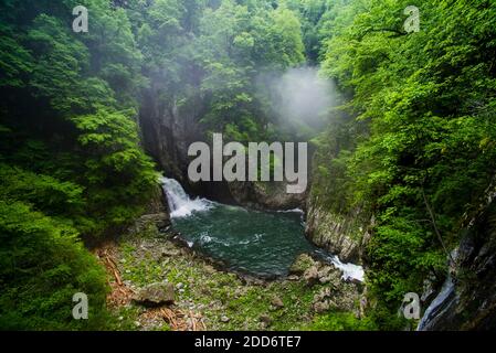 Skocjan Höhlen, Slowenien. Wasserfall am Fuße des "Großen Tals" (Velika Dolina), Karstregion Sloweniens, Europa Stockfoto