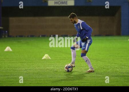 BARROW IN FURNESS, ENGLAND. 24. NOVEMBER Bradley Barry von Barrow während des Sky Bet League 2-Spiels zwischen Barrow und Oldham Athletic in der Holker Street, Barrow-in-Furness am Dienstag, 24. November 2020. (Kredit: Mark Fletcher, Mi News) Kredit: MI Nachrichten & Sport /Alamy Live Nachrichten Stockfoto