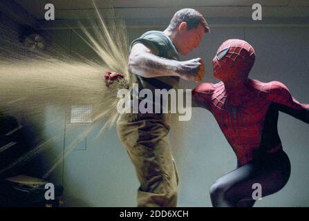 KEIN FILM, KEIN VIDEO, KEIN Fernsehen, KEIN DOKUMENTARFILM - Offizielles Filmbild von Thomas Haden Church (links) als 'Sandman' und Tobey Maguire als 'Spider-man', aufgeführt in Spider man 3, produziert von Columbia-Pictures, am April 2007. Foto von MCT/ABACAPRESS.COM Stockfoto