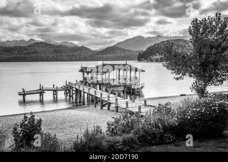 Blick auf den Nahuel Huapi See vom Las Balsas Gourmet Hotel und Spa, Villa la Angostura, Neuquen, Patagonien, Argentinien, Südamerika Stockfoto