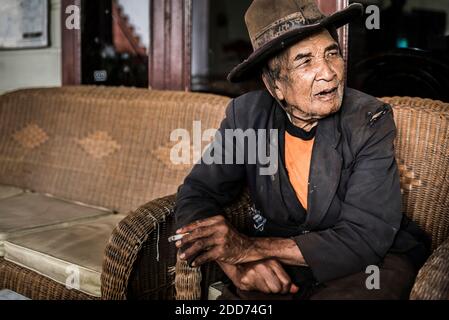 Porträt eines Handelsreisenden in Berastagi (Brastagi), Nordsumatra, Indonesien, Asien Stockfoto