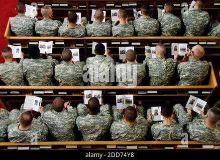KEIN FILM, KEIN VIDEO, KEIN Fernsehen, KEINE DOKUMENTATION - AM Freitag, den 17. August 2007 fand in Fort Lewis in Washington, DC, USA, ein Gedenkgottesdienst für vier Stryker-Soldaten des 1. Bataillons, 23. Infanterie-Regiments statt, die während des Dienstes im Irak getötet wurden. Die vier Verstorbenen waren die SSG Jacob Thompson (26), SGT Nicholas Gummersall (23), SPC Juan Alcantara (22) und SPC Kareem Khan (23). Foto von Alison Yin/Tacoma Nachrichten Tribune/MCT/ABACAPRESS.COM Stockfoto