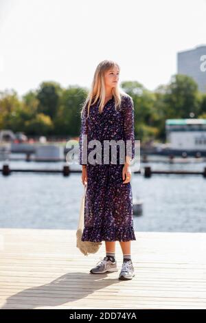 Street Style, Cecilie Storm Christensen Ankunft in Halo Frühjahr Sommer 2019 Ready-to-Wear-Show im Fitness DK Blox, Christians Brygge in Kopenhagen, Dänemark, am 9. August 2018. Foto von Marie-Paola Bertrand-Hillion/ABACAPRESS.COM Stockfoto