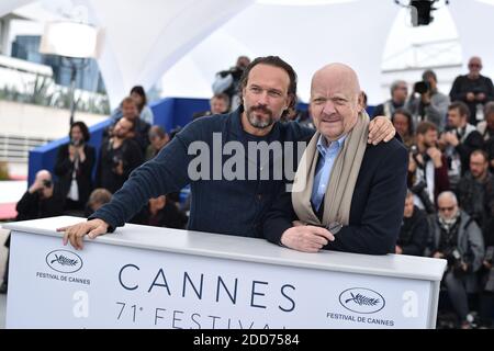 Vincent Perez, Jean-Paul Rappeneau posiert bei der Fotozelle Cyrano De Bergerac, die am 14. Mai 2018 im Palais des Festivals in Cannes, Frankreich, im Rahmen der 71. Jährlichen Filmfestspiele von Cannes stattfand. Foto von Lionel Hahn/ABACAPRESS.COM Stockfoto