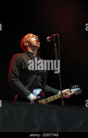 Chris Martin Sänger von Coldplay beim V2003 Virgin Festival, Hylands Park, Chelmsford, Essex, England. Stockfoto