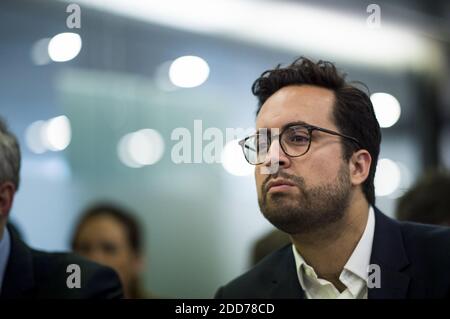 Juniorminister für den Digitalsektor Mounir Mahjoubi bei ihrem Besuch im neuen Hauptsitz des französischen Digitalunternehmens Qwant am 14. Juni 2018 in Paris. Foto von ELIOT BLONDT/ABACAPRESS.COM Stockfoto