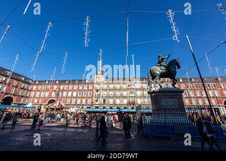 Reiterstatue Philip III, Plaza Mayor, Weihnachtsmarkt, Madrid, Spanien Stockfoto