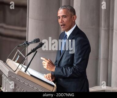 Der ehemalige US-Präsident Barack Obama spricht am Samstag, den 1. September 2018, beim Trauerdienst für den verstorbenen US-Senator John S. McCain, III. (Republikaner von Arizona) in der Washington National Cathedral in Washington, DC, USA. Foto von Ron Sachs/CNP/ABACAPRESS.COM Stockfoto