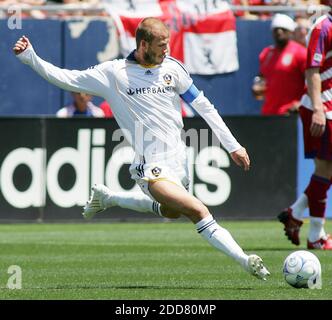 KEIN FILM, KEIN VIDEO, KEIN Fernsehen, KEIN DOKUMENTARFILM - David Beckham von Los Angeles Galaxy kontrolliert am 18. Mai 2008 im Pizza Hut Park in Frisco, TX, USA den Ball gegen den FC Dallas. Foto von Jeffery Washington/Fort Worth Star-Telegram/MCT/Cameleon/ABACAPRESS.COM Stockfoto