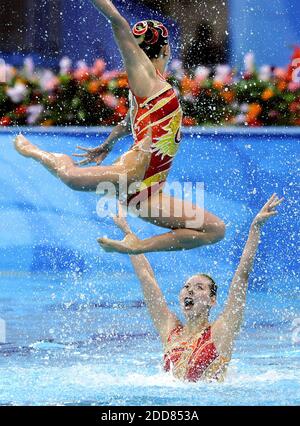 KEIN FILM, KEIN VIDEO, KEIN Fernsehen, KEINE DOKUMENTATION - das chinesische Synchronschwimmen Team konkurriert in der freien Veranstaltung Platz sechs bei den Spielen der XXIX Olympiade in Peking, China am 23. August 2008. Foto von Mark Reis/Colorado Springs Gazette/MCT/ABACAPRESS.COM Stockfoto