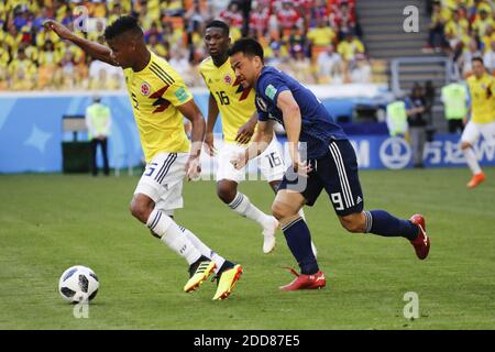 Der kolumbianische Wilmar Barrios kämpft gegen den japanischen Shinji Okazaki während des FIFA World Cup Russia Spiels 2018, Kolumbien gegen Japan im Saransk Stadium, Saransk, Russland, am 19. Juni 2018. Japan gewann 2:1. Foto von Henri Szwarc/ABACAPRESS.COM Stockfoto