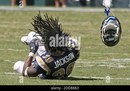 KEIN FILM, KEIN VIDEO, KEIN TV, KEIN DOKUMENTARFILM - St. Louis Rams läuft zurück Steven Jackson hat seinen Helm von einem Hit von Philadelphia Eagles Eckpfeiler Sheldon Brown im zweiten Quartal im Lincoln Financial Field in Philadelphia, PA, USA am 7. September 2008 abgeschlagen. Die Adler schlagen die Rams 38-3. Foto von J.B. Forbes/St. Louis Post-Dispatch/MCT/ABACAPRESS.COM Stockfoto