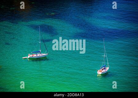 Segelboote von La Coupée, Sark Island, Kanalinseln, Großbritannien Stockfoto