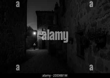 Civita di Bagnoregio bei Nacht, Provinz Viterbo, Italien Stockfoto