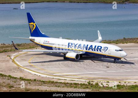 Korfu, Griechenland - 19. September 2020: Ryanair Boeing 737-800 Flugzeug am Flughafen Korfu in Griechenland. Boeing ist ein amerikanischer Flugzeughersteller mit Hauptsitz Stockfoto