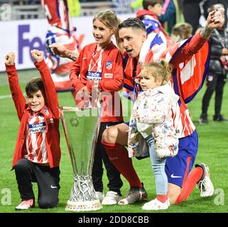 Fernando Torres von Atletico Madrid feiert mit der Familie nach dem Fußballspiel der UEFA Europa League, Olympique de Marseille gegen Atletico Madrid im Stadion Lyon-Decines, Decines, Frankreich am 16. Mai 2018. Atletico Madrid gewann 3:0. Foto von Christian Liewig/ABACAPRESS.COM Stockfoto