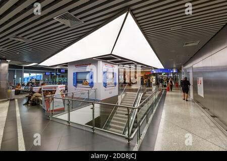 Athen, Griechenland - 23. September 2020: Terminalgebäude des Athener Flughafens in Griechenland. Stockfoto