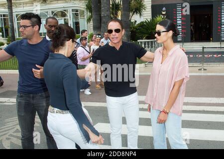 Semi-Exclusive - Jean-Claude Van Damme feiert seine 30-jährige Karriere mit seiner Familie, seiner Frau Gladys Portugues, seinen Kindern, seinem Sohn Kristopher, seiner Tochter Bianca, Nicolas van Varenberg während der 71. Filmfestspiele von Cannes am 18. Mai 2018 in Cannes, Frankreich. Foto von Nasser Berzane/ABACAPRESS.COM Stockfoto