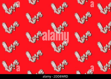 Nahtloses Valentinstags-Muster aus Love silber Folienballon. Stockfoto